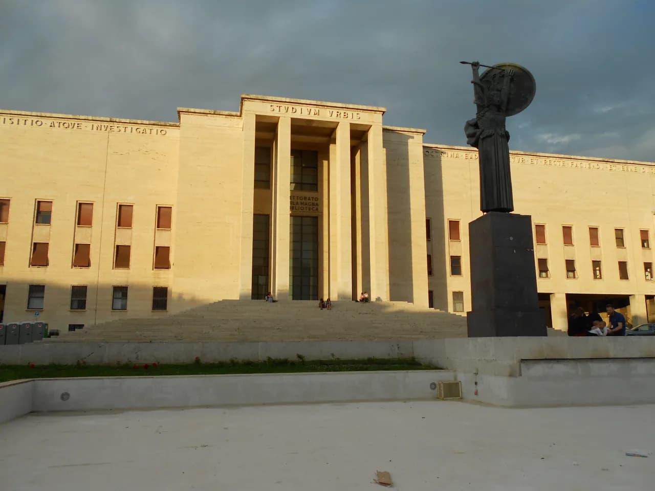 Sapienza uniwersytet rzymski - historia, programy i znani absolwenci