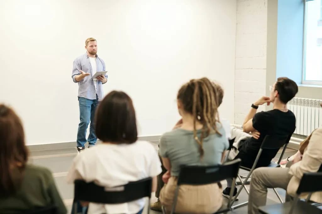 Czy po studiach podyplomowych można uczyć w szkole średniej? Sprawdź wymagania