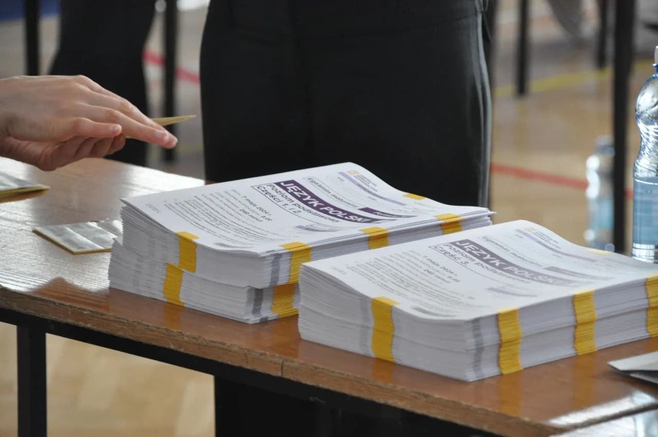 Ile trwa matura z polskiego rozszerzonego? Sprawdź, co musisz wiedzieć