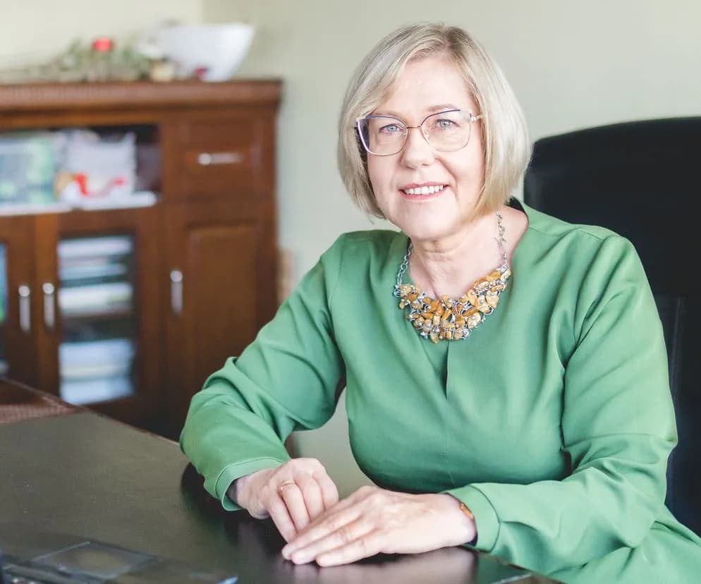 Ile zarabia kurator oświaty? Fakty, które mogą Cię zaskoczyć